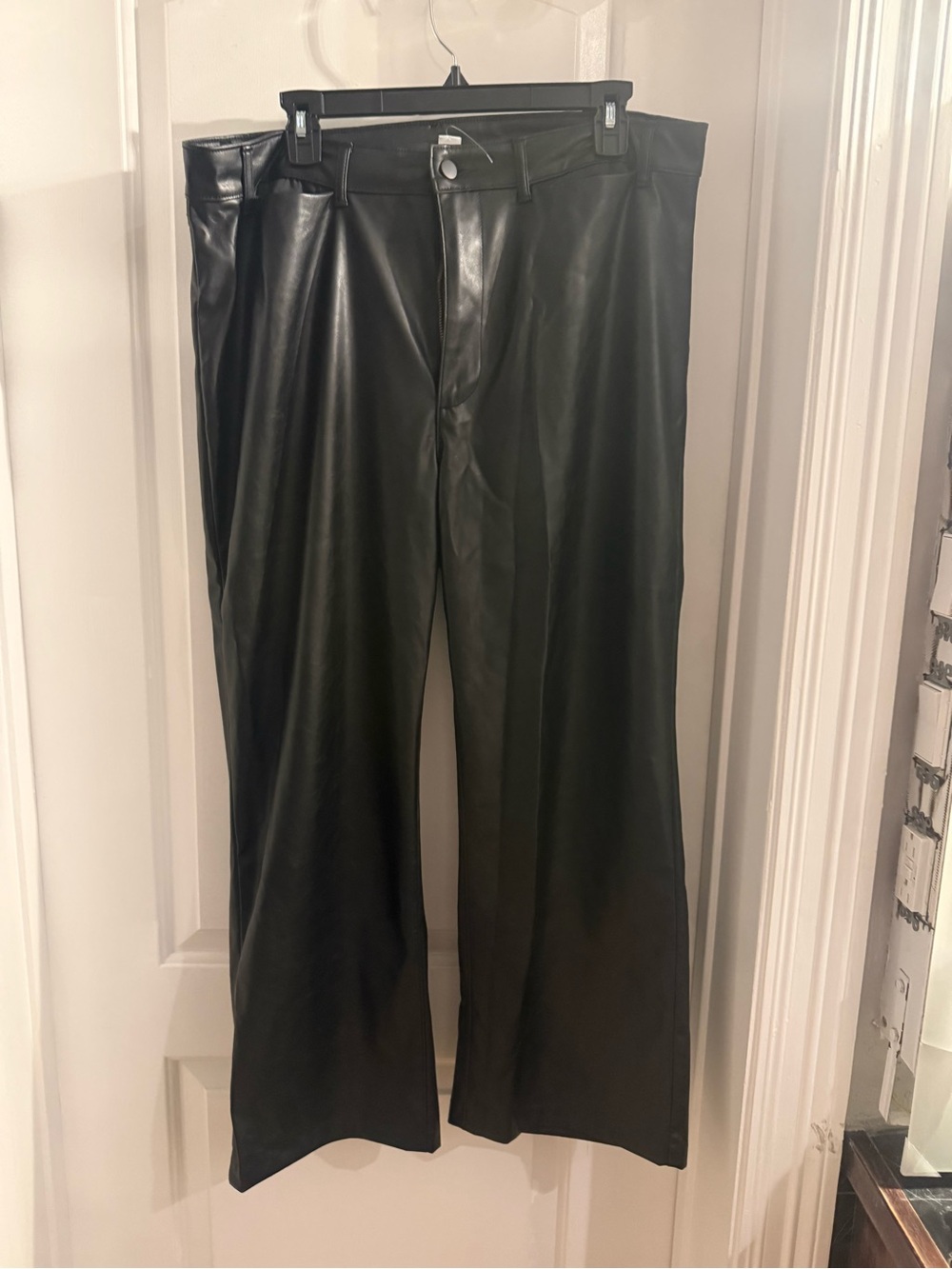 Old Navy Women’s wide leg Black Faux Leather Jeans size 16